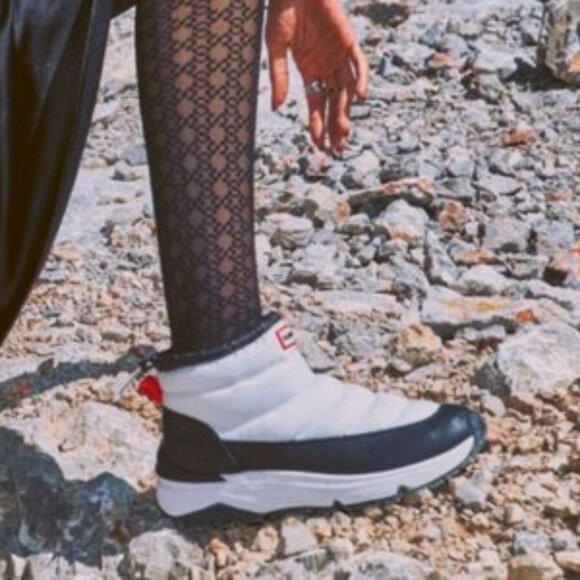 NEW  HUNTER Waterproof Anne Snow Boots in white/black for women 1225 6t3 - Picture 7 of 9